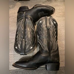 Idyllwind Black Western Cowboy Boots with Gray Stitching